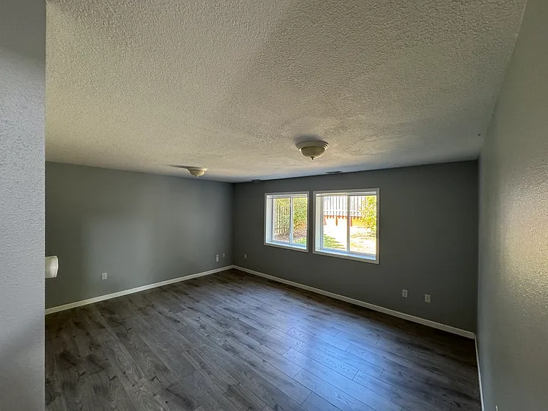 17485 NW Ashland Dr — Photo 3