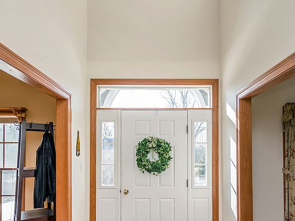 3rd image of 55 Ashley Dr