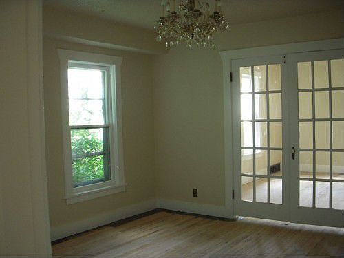 5th image of 820 Broadway Ave
