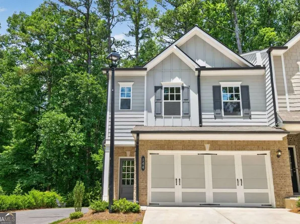 144 Town Walk Dr, Canton, GA 30115