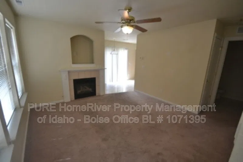 2 bed, 2.0 bath, 1050 sqft, $1,250 — Photo 4