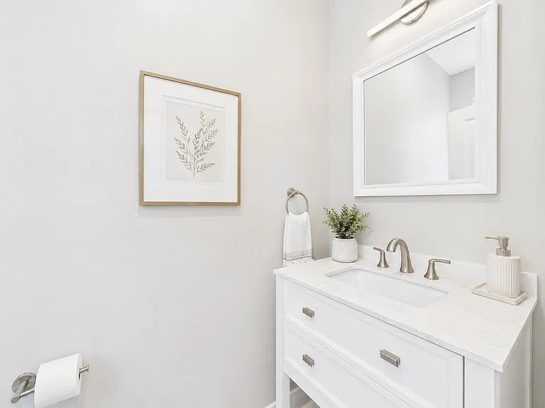 2449 Turner St — Photo 30