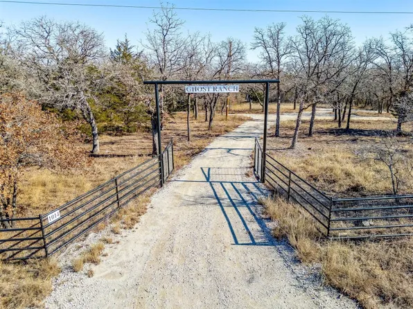 1014 Box 10 Rd, Sunset, TX 76270