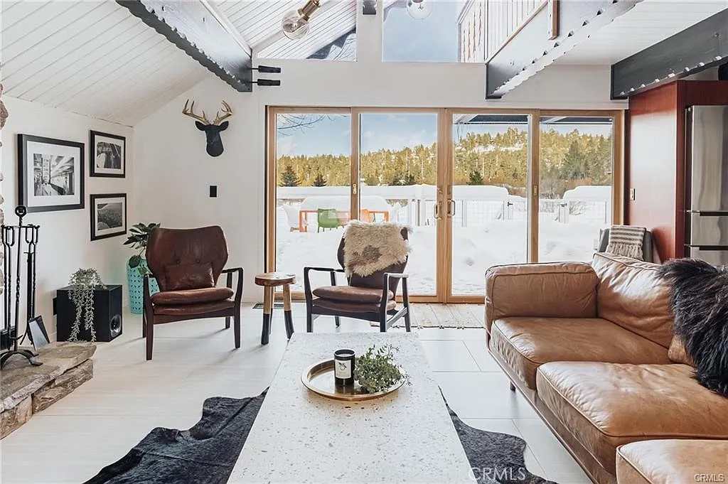 2 bed, 1120 sqft, $4,400 — Photo 4