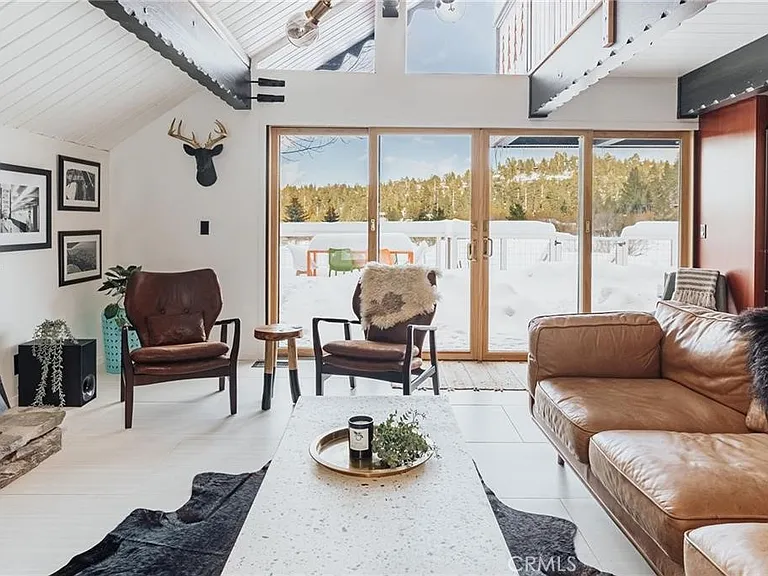 1021 Club View Dr — Photo 4