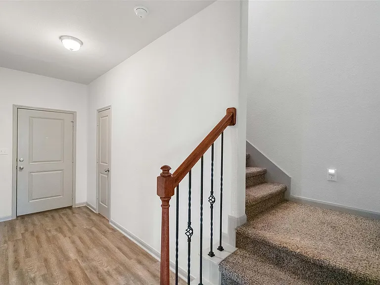 2702 Appian Way — Photo 2