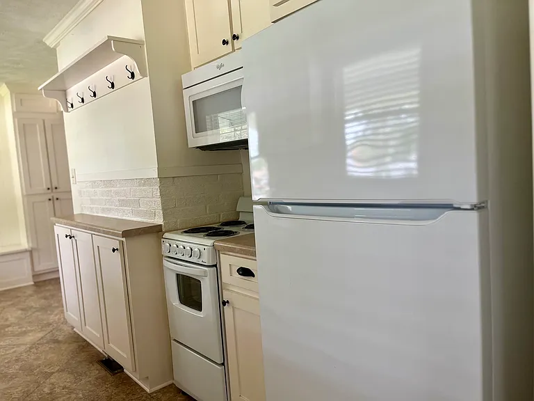 4215 Coffee Dr SW — Photo 5