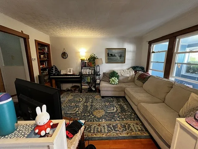 3 bed, 2008 sqft, $2,000 — Photo 3