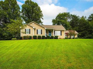 615 Trotters Ridge Ln, Kernersville, NC 27284