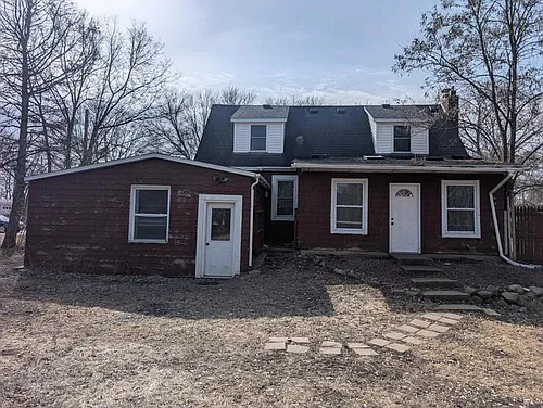140 Park St E Photo 1