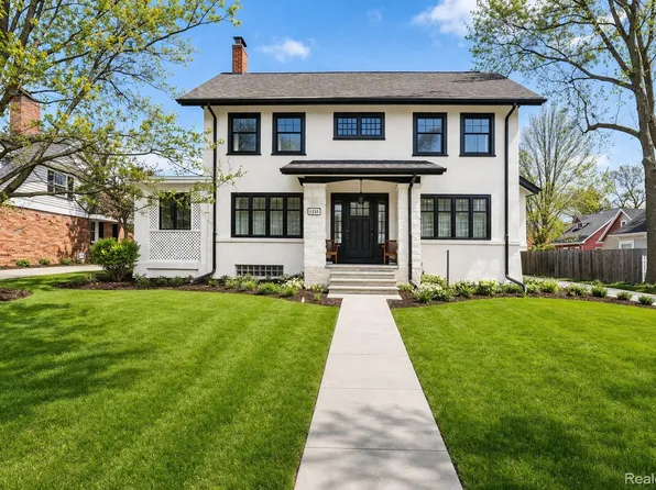 1235 Yorkshire Rd, Birmingham, MI 48009