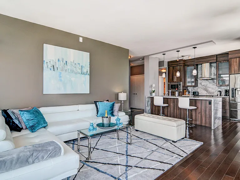 219 Fort York Blvd #LPH3702 — Photo 4