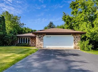 3627 Overlook Dr, Richmond, IL 60071