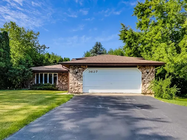 3627 Overlook Dr, Richmond, IL 60071
