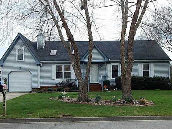 3rd image of 820 N Haven Cir