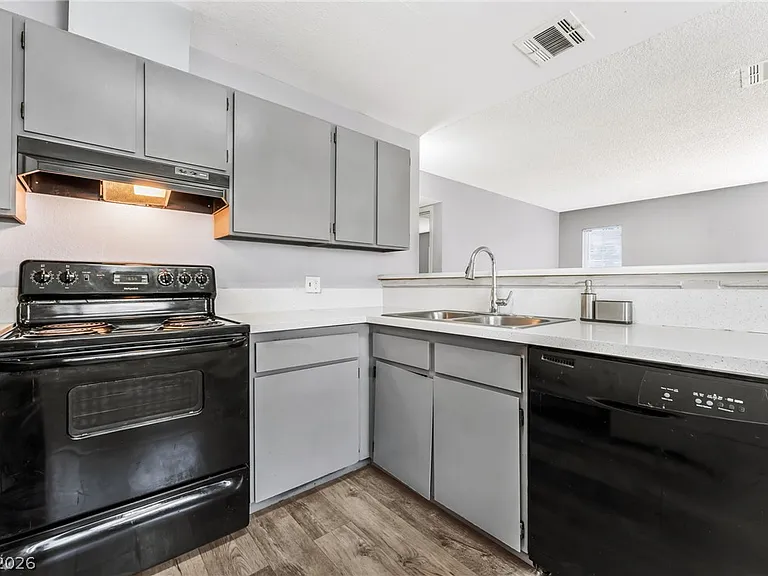 2722 Alicialynn Way #B — Photo 10
