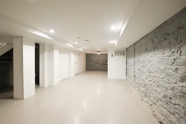 Rented by Owner | media 22