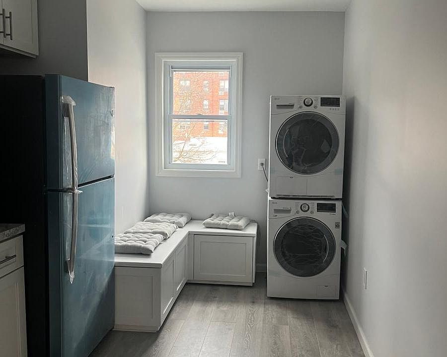 1st image of 8659 18th Ave #1