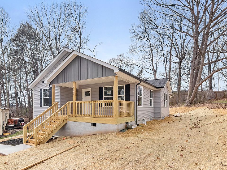 1st image of 735 8th Avenue Ct SE