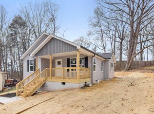 735 8th Avenue Ct SE, Hickory, NC 28602