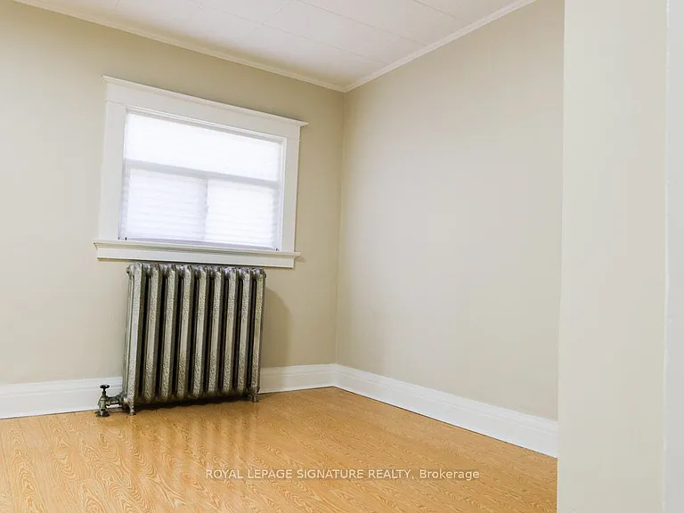 111 Northcliffe Blvd #ALL INCLUSIVE UPPER — Photo 13
