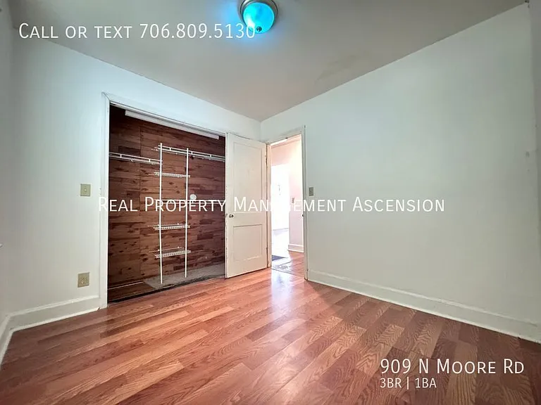 909 N Moore Rd — Photo 15