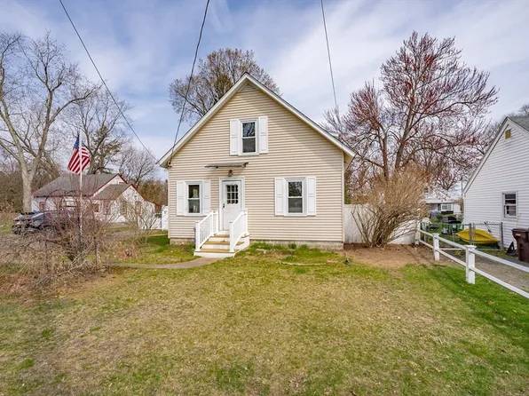 194 Holyoke Rd, Westfield, MA 01085