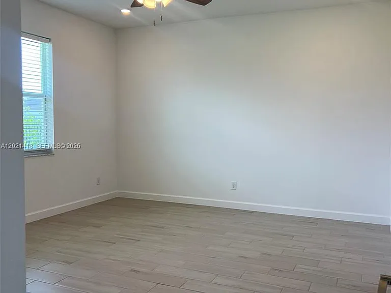 1933 E Wandering Willow Way — Photo 10