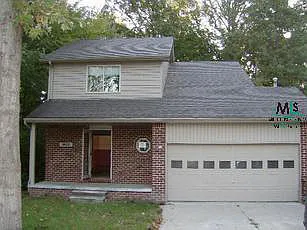 9123 Maple Rd photo 1