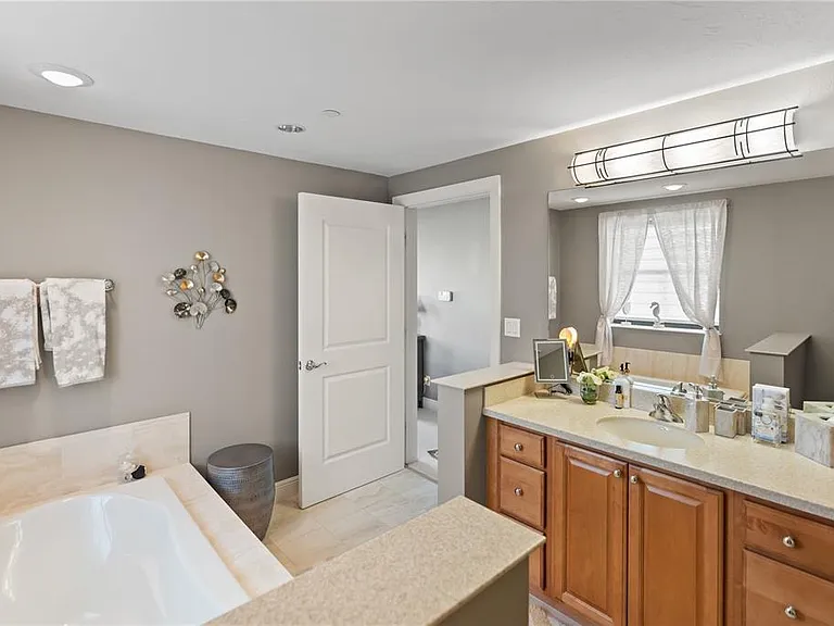 258 Golden Gate Point #701 — Photo 46