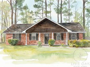 706 Robin Hood Dr, Hinesville, GA 31313