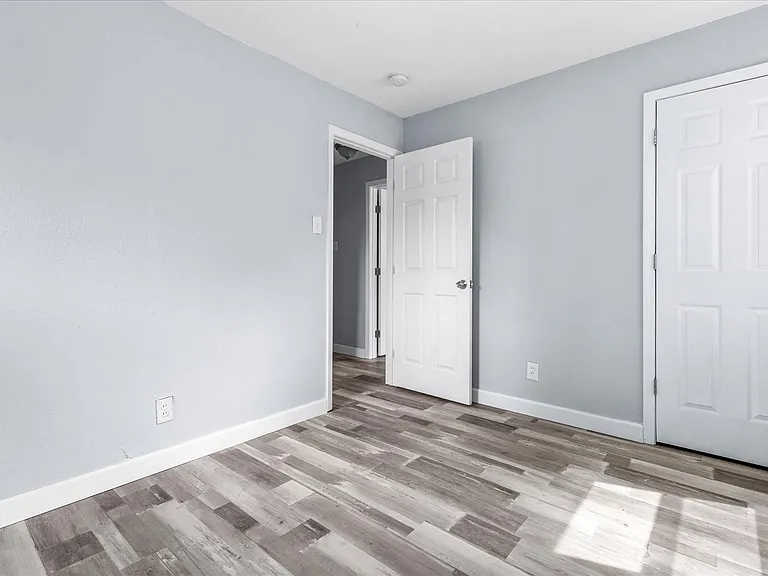 332 Banff Cir — Photo 13