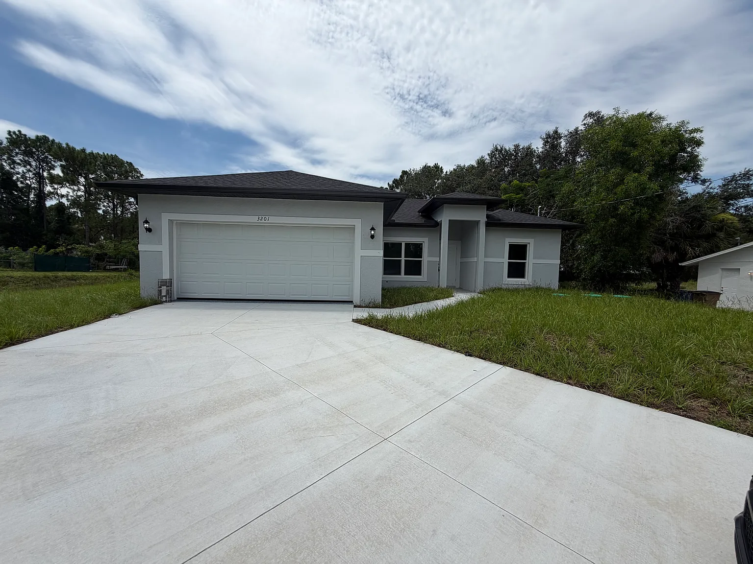 4 bed, 1920 sqft, $2,000 — Photo 2
