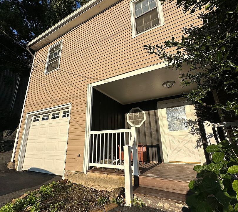 1st image of 24 Linda Ln