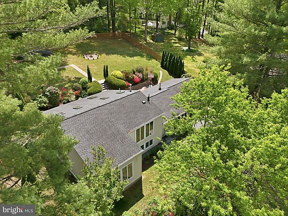 2nd image of 10929 Howland Dr