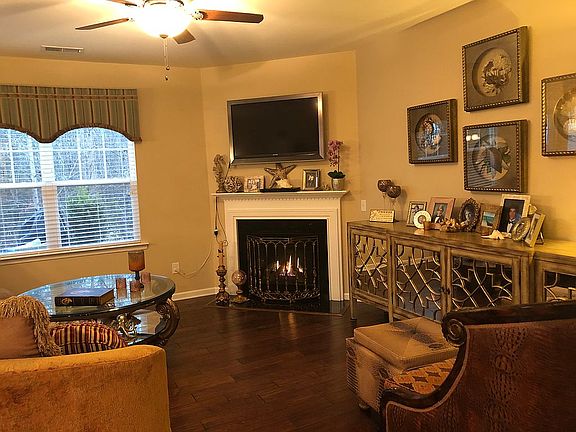 5th image of 111 Portola Valley Dr Unit B