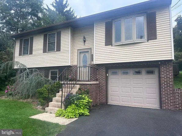 1751 Stone Mill Dr, Elizabethtown, PA 17022