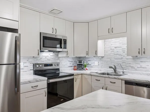 1000 41st Ave NE APT 119, Columbia Heights, MN 55421