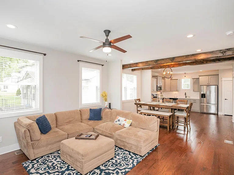 647 James Ave #A — Photo 10
