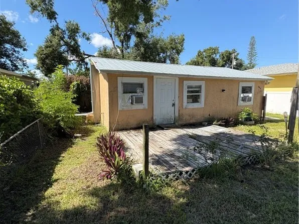 349 San Diego St, North Fort Myers, FL 33903
