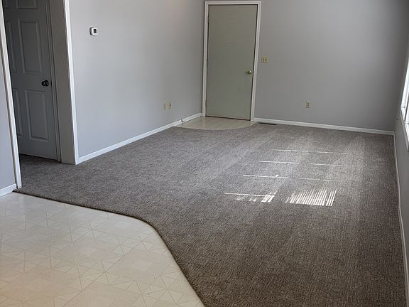 3rd image of 513 Elm Ave
