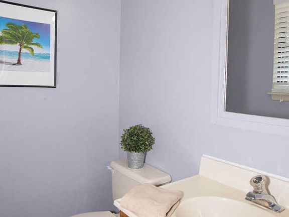 3rd image of 42 Tynemouth Ct
