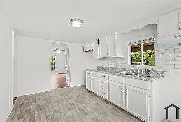 1252 Dogwood Rd — Photo 4