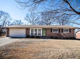 6 Montauk Dr, Saint Louis, MO 63146