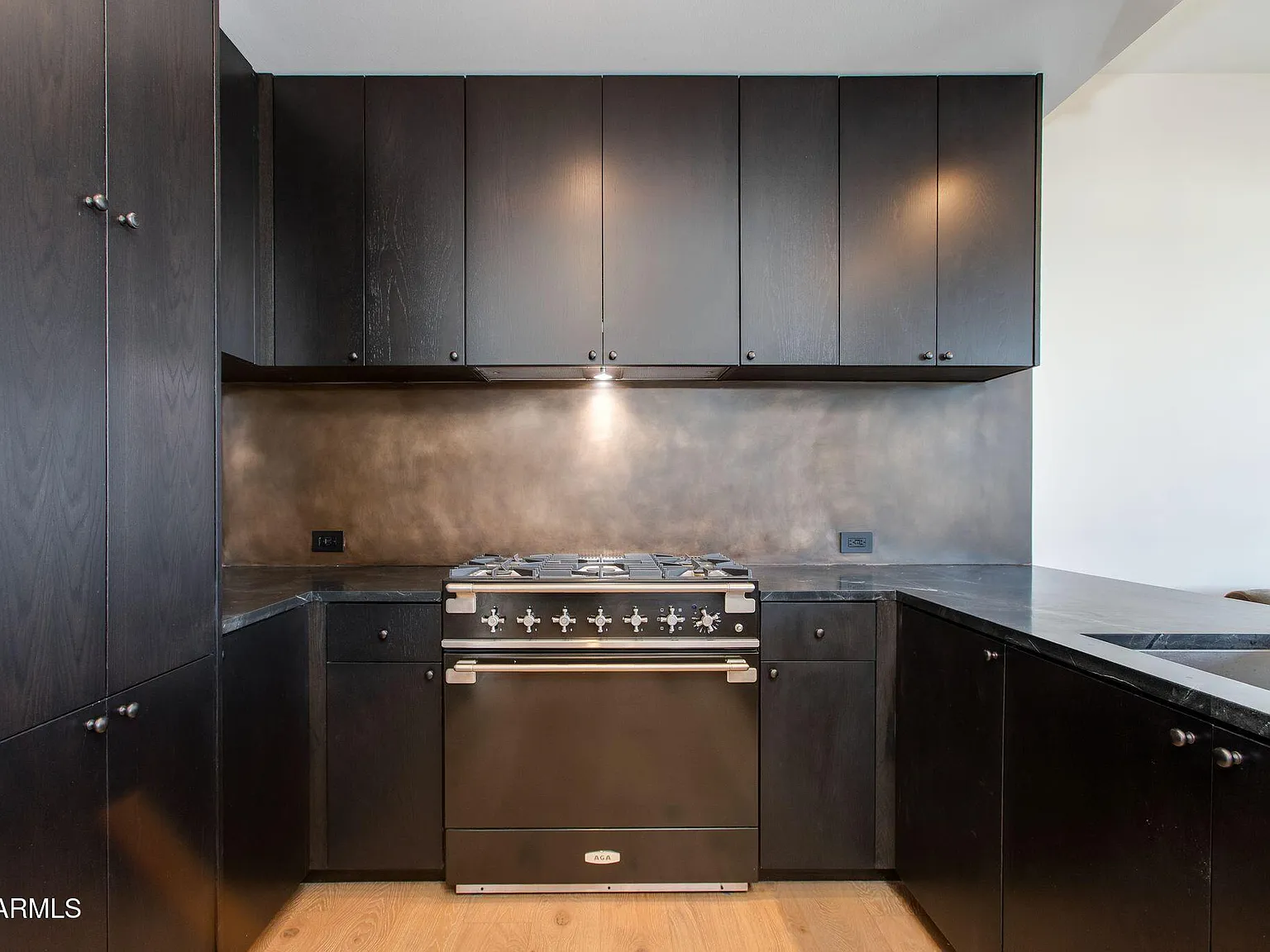 2 bed, 2.5 bath, 1475 sqft, $10,000 — Photo 3