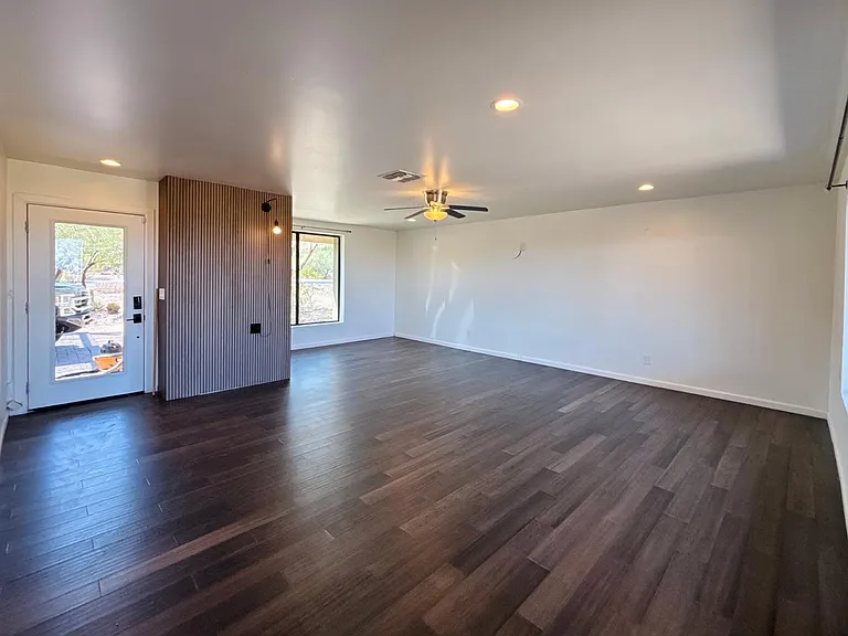 1750 W Pearce Rd — Photo 8