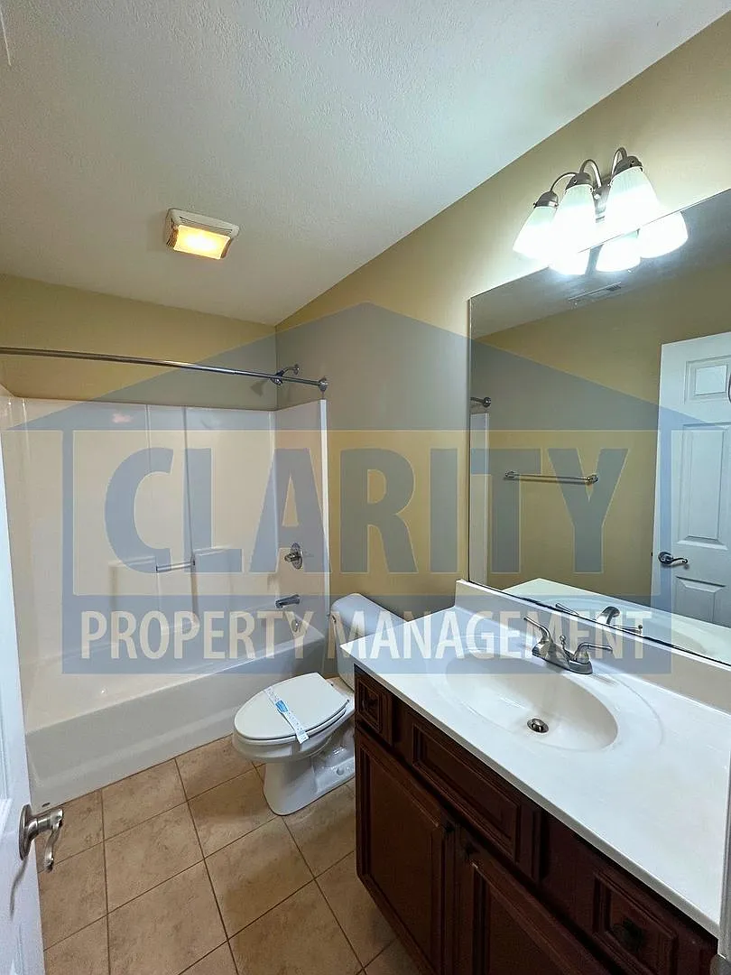 Beautiful two-bedroom townhome! — Photo 2