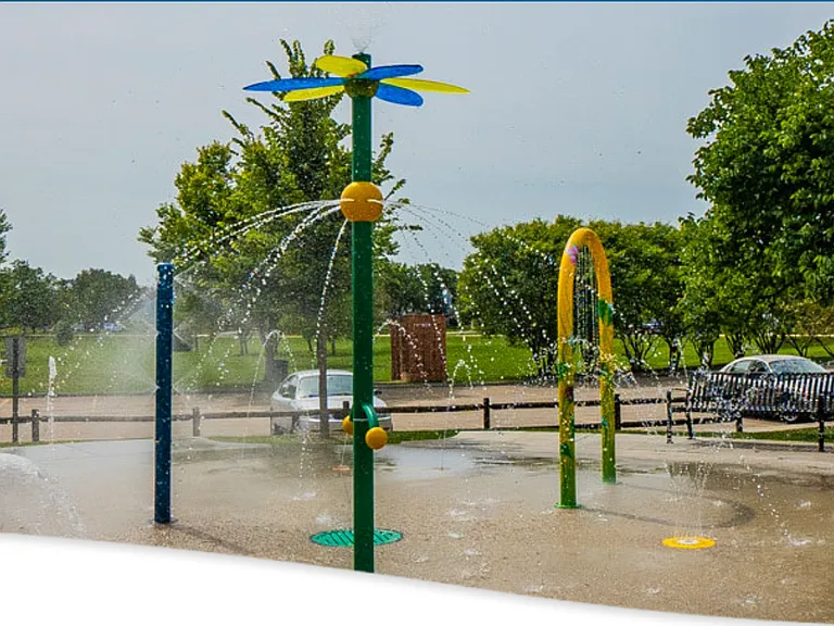 Huffman Park in 5 min walking distance has soccer ground, basketball court, tennis court, water park, free parking.