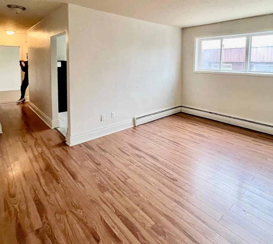 2 bed, 790 sqft, $1,645 — Photo 2