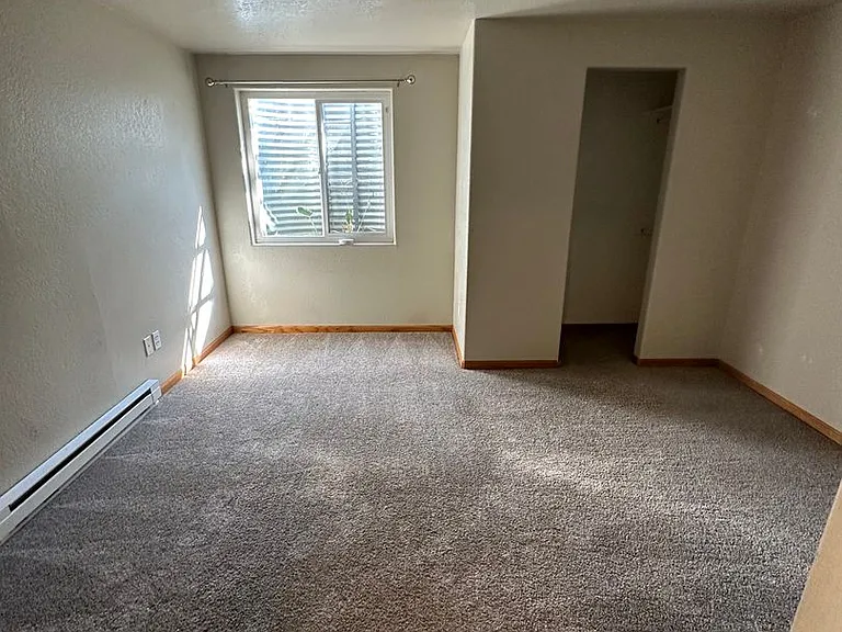 605 Meadow Dr — Photo 16
